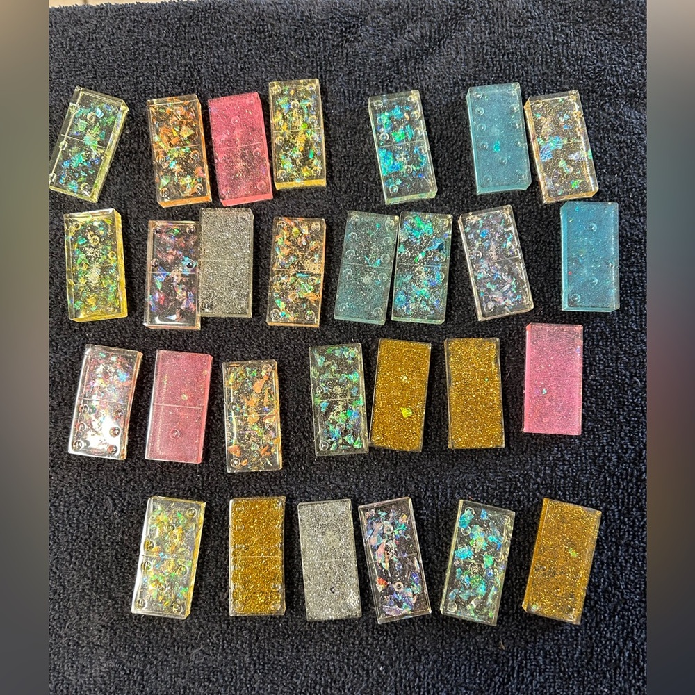 Epoxy domino set